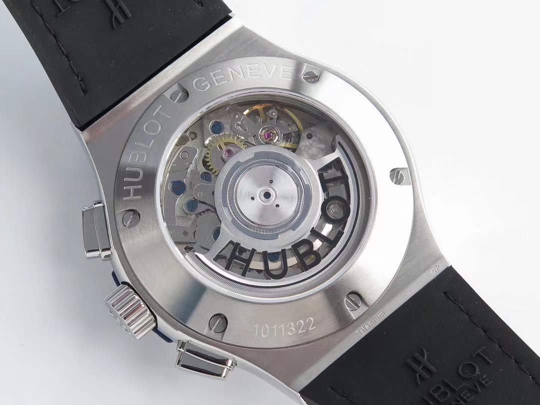 ウブロ クラシックフュージョン クロノグラフ チタニウム 521.NX.7170.RX 新品 - 浦山時計店