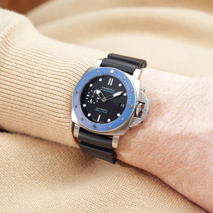 パネライ2020年新作 サブマーシブル アズーロ - 42mm Ref. PAM01209 限定500本 - 浦山時計店