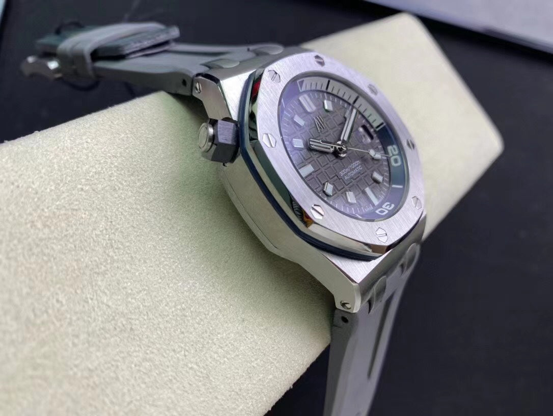 2021年 オーデマ ピゲ新作 ロイヤル オーク オフショア ダイバー 15720ST.OO.A009CA.01 - 浦山時計店