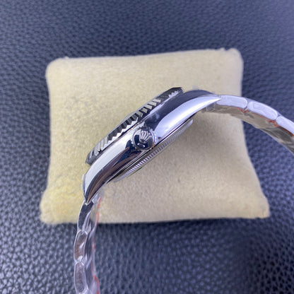 ロレックス スカイドゥエラー 326934