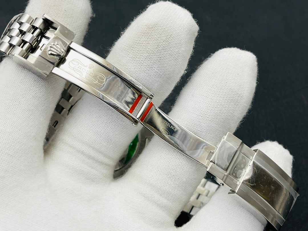 ロレックス GMTマスターII 126710BLRO