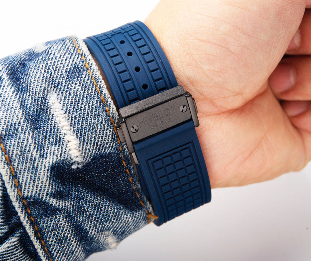 ウブロ HUBLOT スクエア・バンウニコ チタニウム ブルーセラミック821.NL.5170.RX