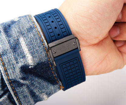 ウブロ HUBLOT スクエア・バンウニコ チタニウム ブルーセラミック821.NL.5170.RX