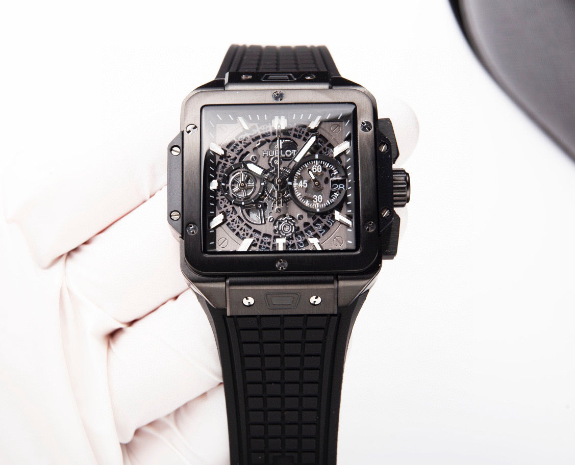 ウブロ HUBLOT スクエア・バンウニコ チタニウム ブルーセラミック821.NL.5170.RX