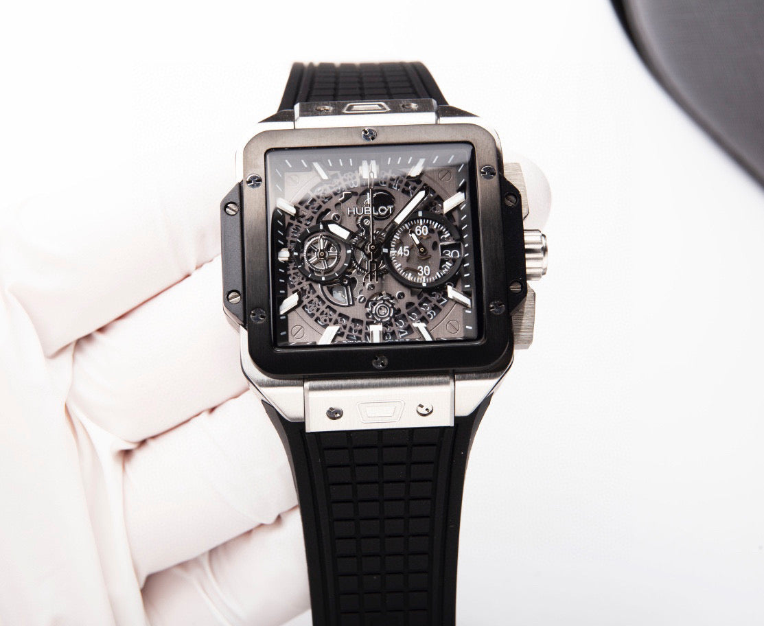 ウブロ HUBLOT スクエア・バンウニコ チタニウム ブルーセラミック821.NL.5170.RX