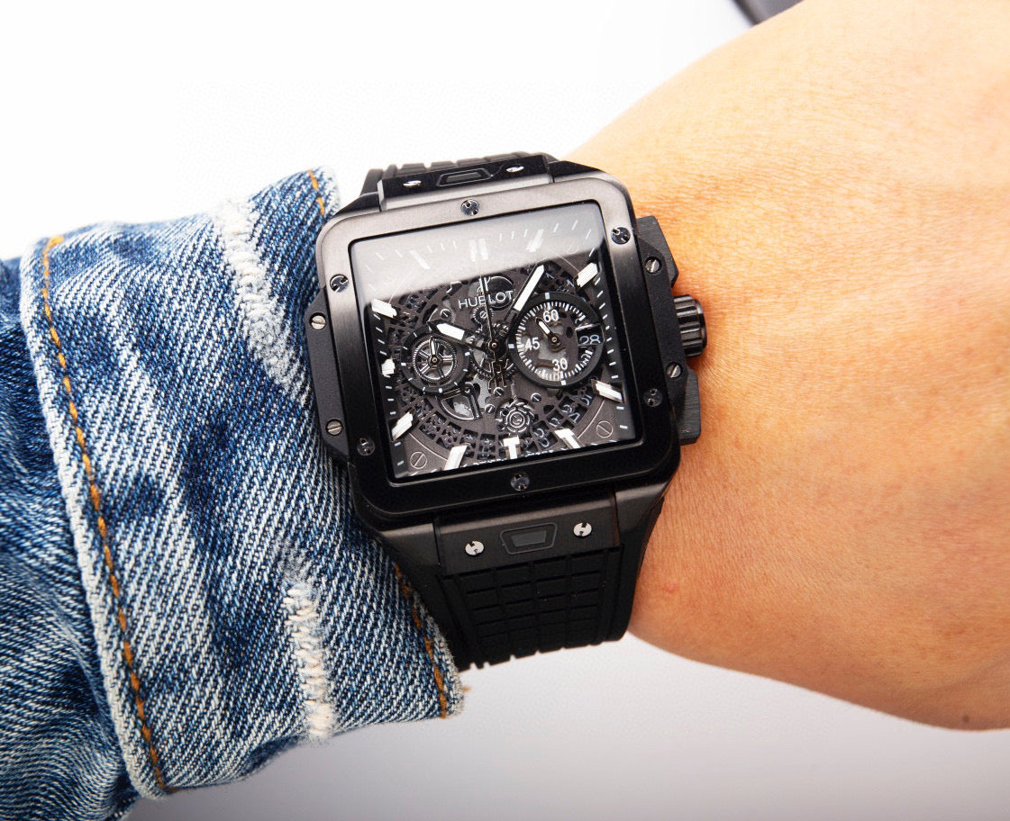 ウブロ HUBLOT スクエア・バンウニコ チタニウム ブルーセラミック821.NL.5170.RX