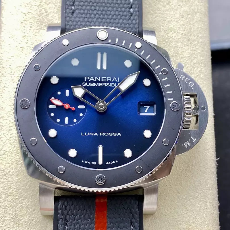 Panerai Submersible Luna Rossa watch PAM01565