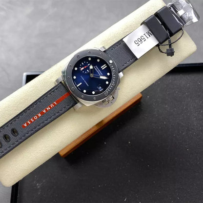 Panerai Submersible Luna Rossa watch PAM01565