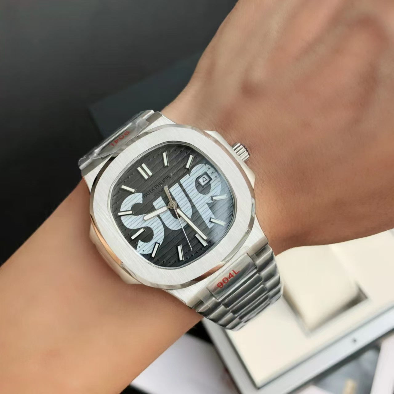 PATEK PHILIPPE Supreme ノーチラス 5711自動巻き時計