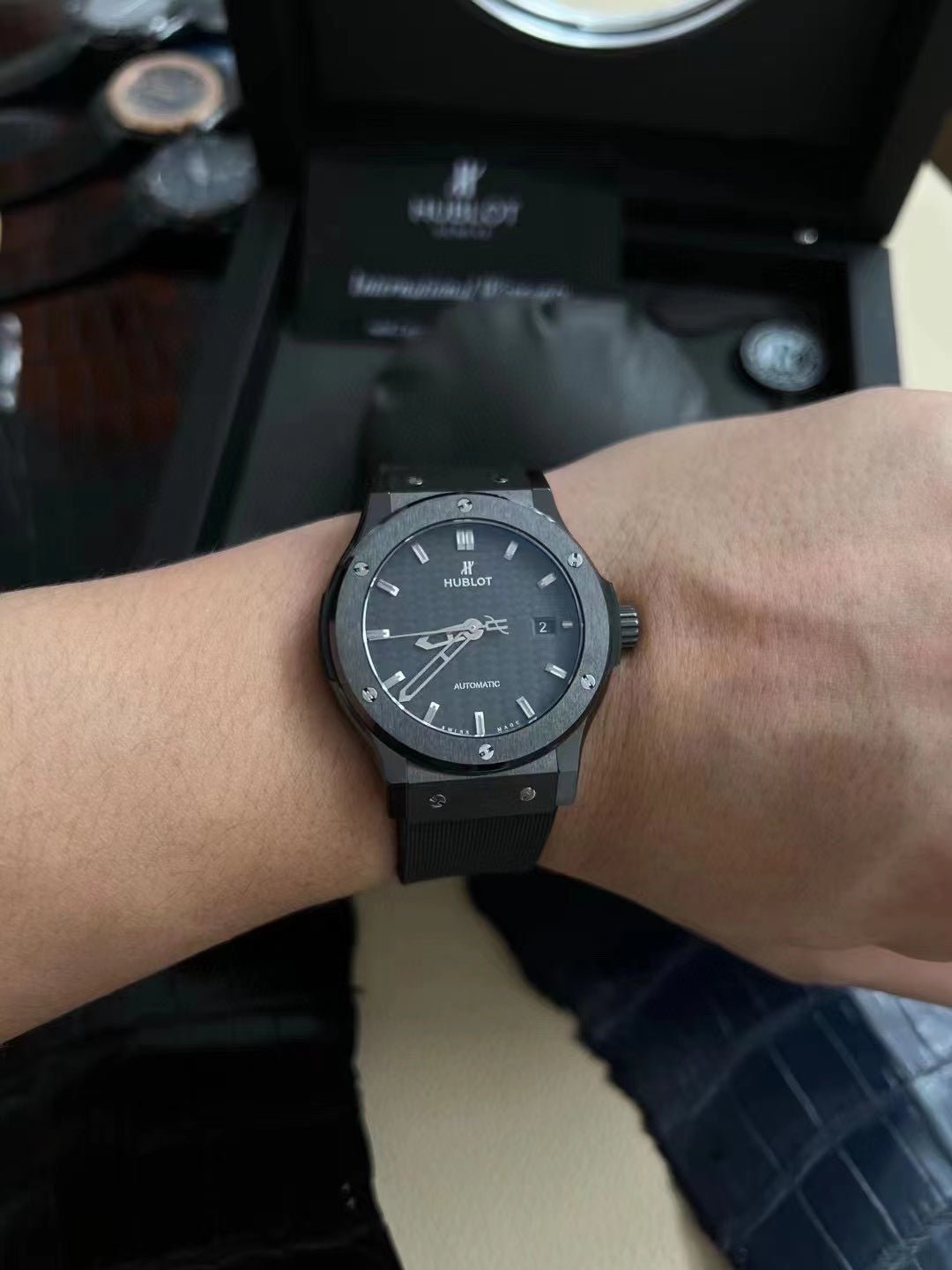 ウブロ クラシック・フュージョン ブラックマジック セラミック42mm 542.CM.1770.RX - 浦山時計店