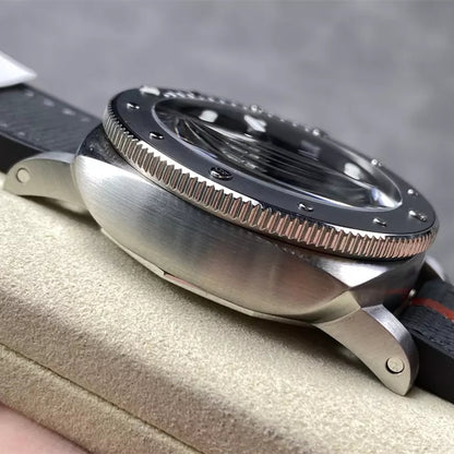 Panerai Submersible Luna Rossa watch PAM01565