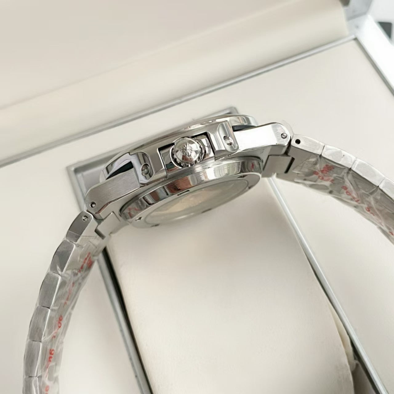 PATEK PHILIPPE Supreme ノーチラス 5711自動巻き時計