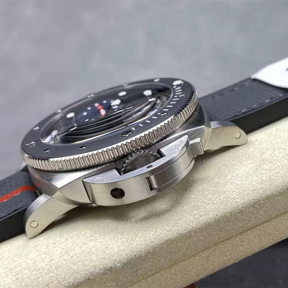 Panerai Submersible Luna Rossa watch PAM01565