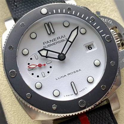 Panerai Submersible Luna Rossa PAM01579 42mm