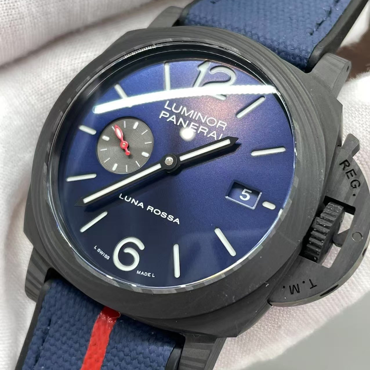 パネライ ルミノール マリーナ カーボテック™ ルナ ロッサ PAM01529