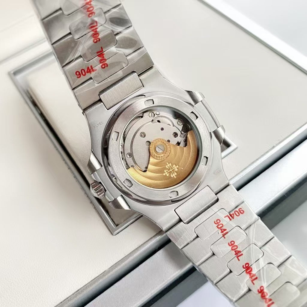 PATEK PHILIPPE Supreme ノーチラス 5711自動巻き時計