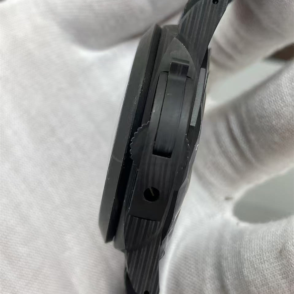 パネライ ルミノール マリーナ カーボテック™ ルナ ロッサ PAM01529