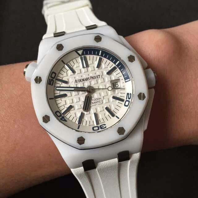 AUDEMARS PIGUETオーデマ・ピゲ ロイヤルオークオフショア ダイバー ホワイトセラミック15707CB.OO.A010CA.01 - 浦山時計店