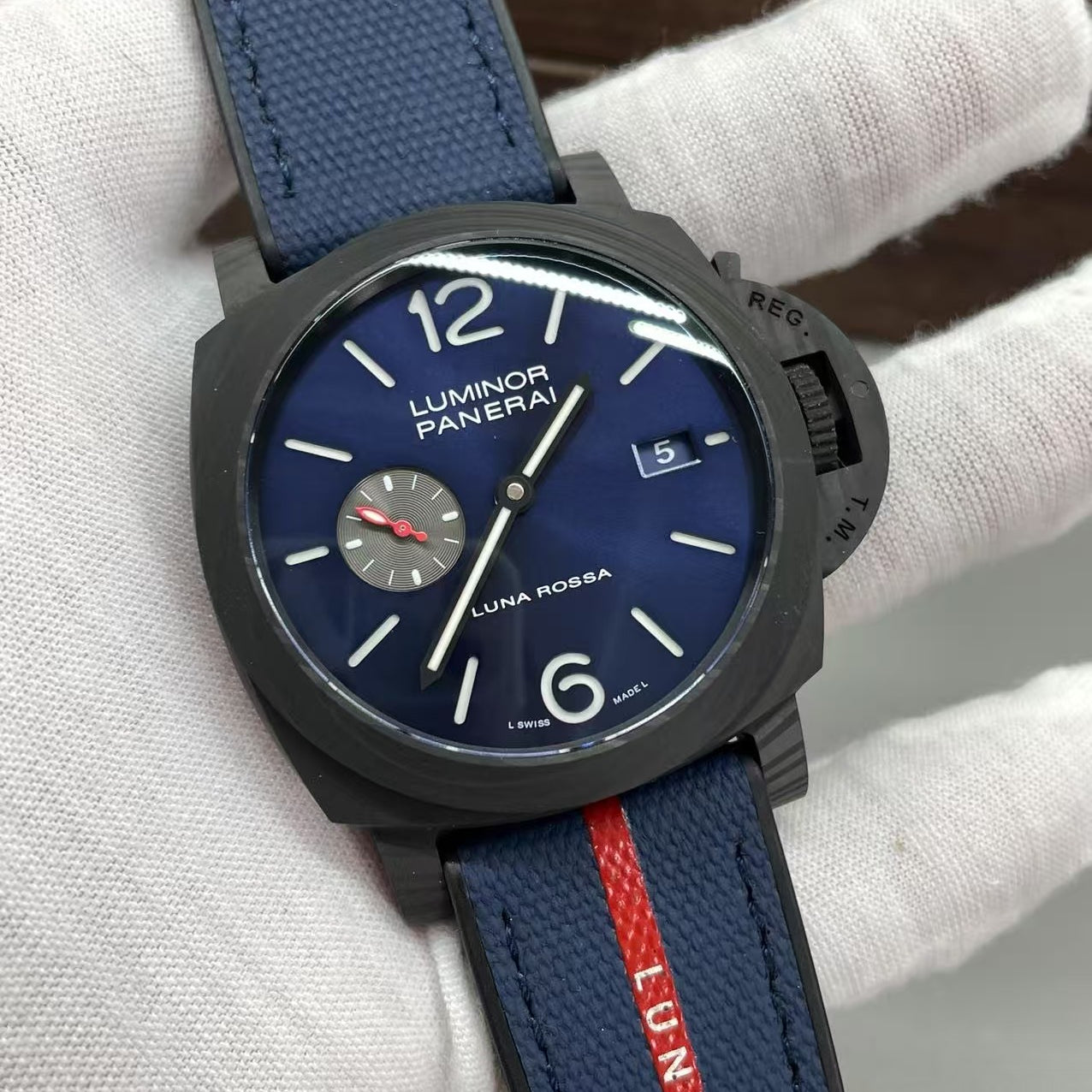 パネライ ルミノール マリーナ カーボテック™ ルナ ロッサ PAM01529