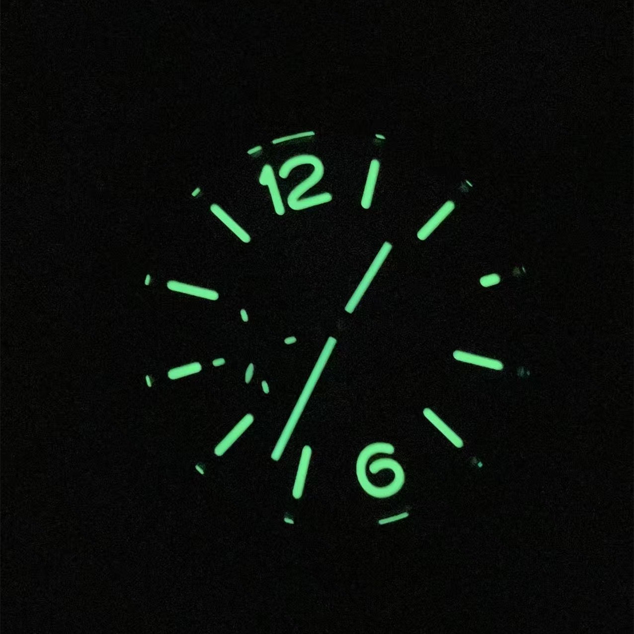 パネライ ルミノール マリーナ カーボテック™ ルナ ロッサ PAM01529