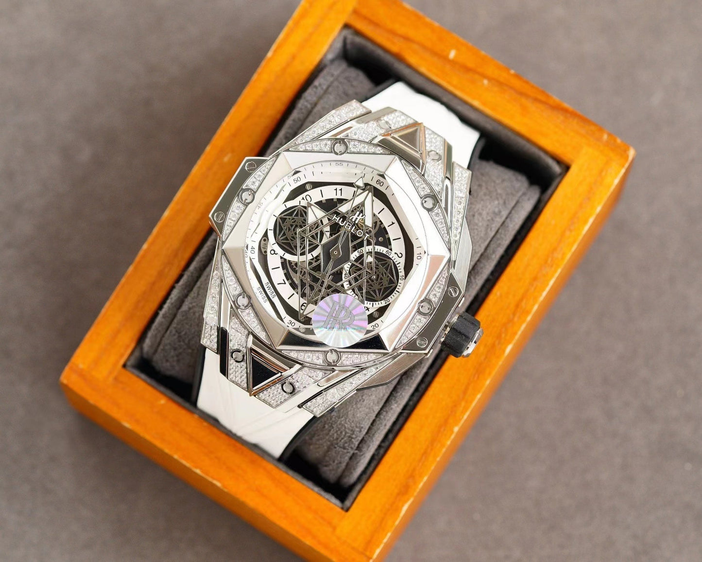 ウブロ ビッグバン ウニコ サンブルーII チタニウム パヴェ 418.NX.2001.RX.1604.MXM20 - 浦山時計店