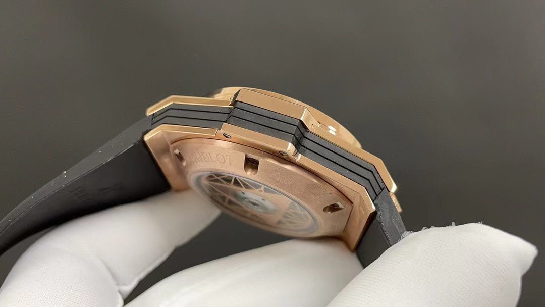 ウブロ ビッグバン ウニコ サンブルーII キングゴールド ホワイト パヴェ 418.OX.2001.RX.1604.MXM20 - 浦山時計店