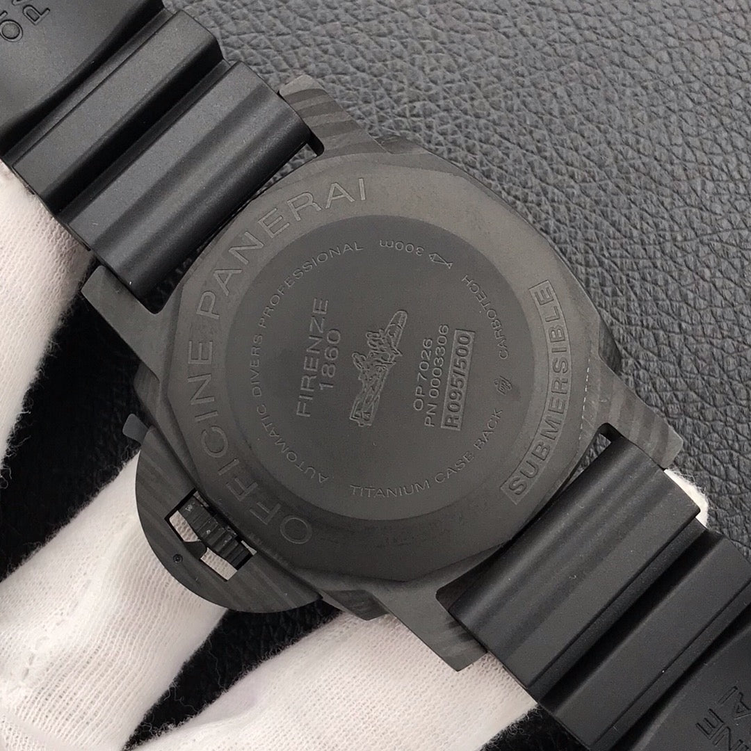パネライ ルミノール サブマーシブル カーボテック PAM00616 - 浦山時計店