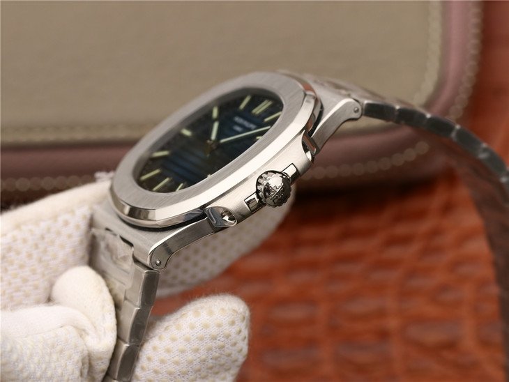 PATEK PHILIPPEパテック・フィリップ ノーチラス 5711/1A-001 - 浦山時計店