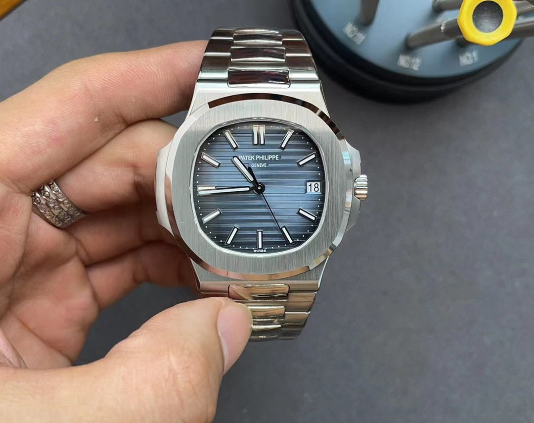 パテックフィリップ（PATEK PHILIPPE）ノーチラス 5811/1G-001 - 浦山時計店