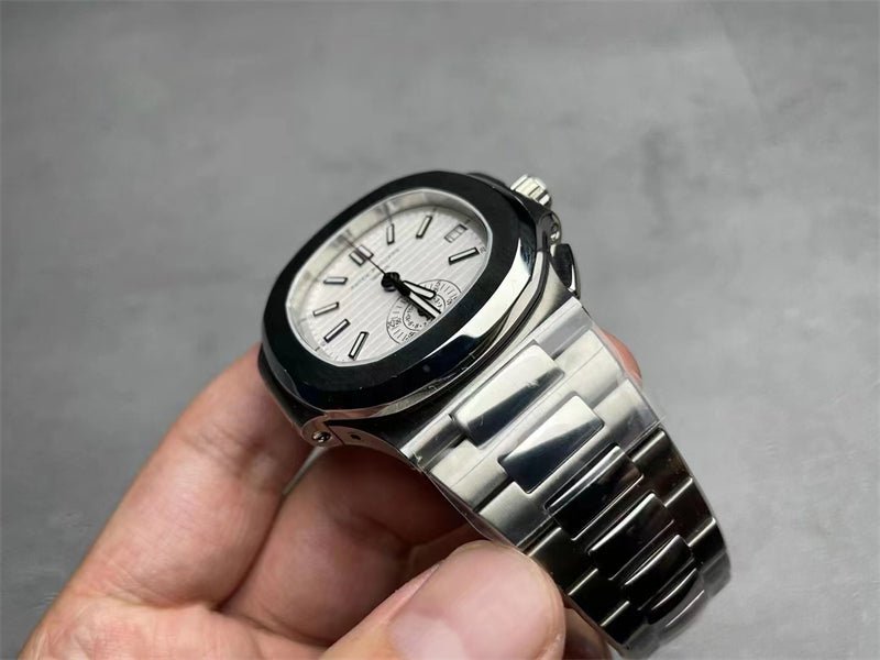 パテックフィリップ ノーチラス クロノグラフ PATEK PHILIPPE NAUTILUS CHRONOGRAPH 5980/1A-019 - 浦山時計店